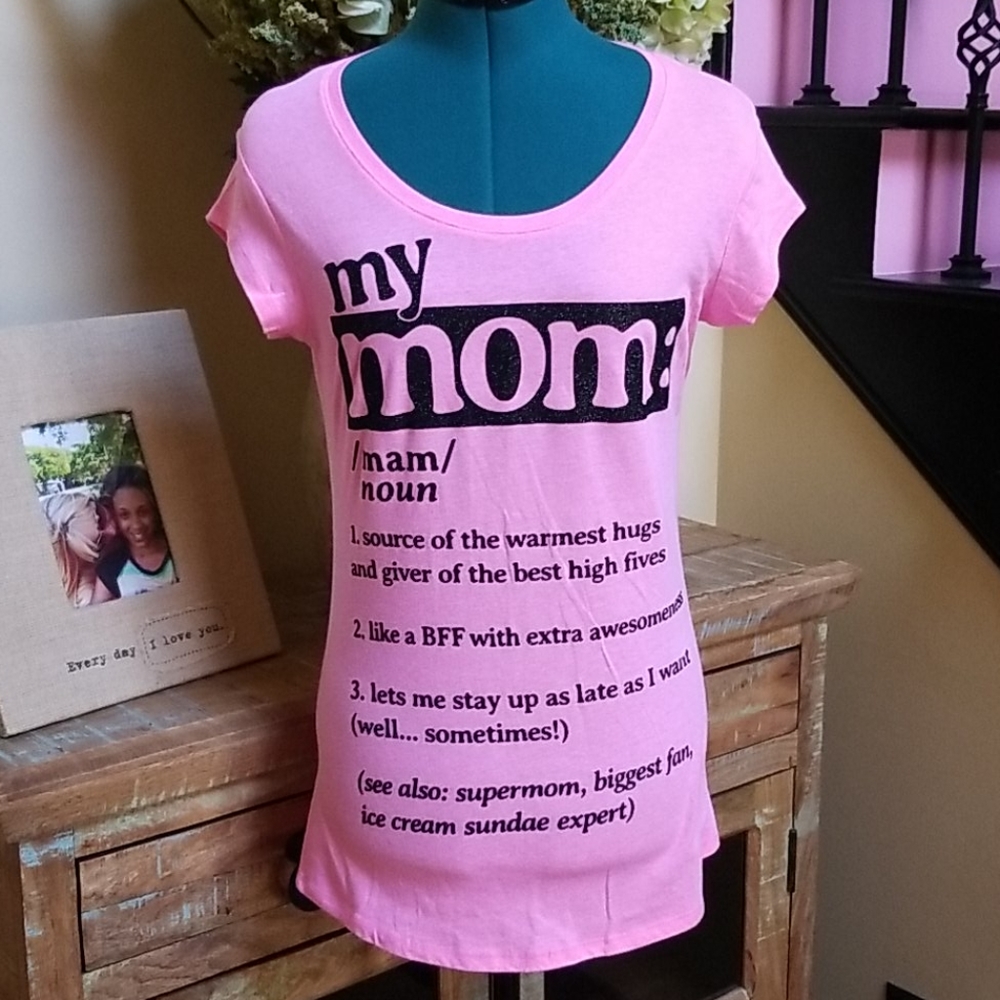 New Justice "Mom" Tee - SZ 16